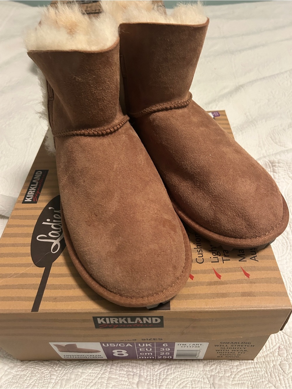 Kirkland Signature Ladies Shearling Scalloped Edge Boot Socks - Tan and Black